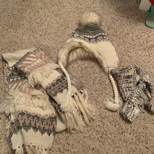 AE hat, gloves & scarf